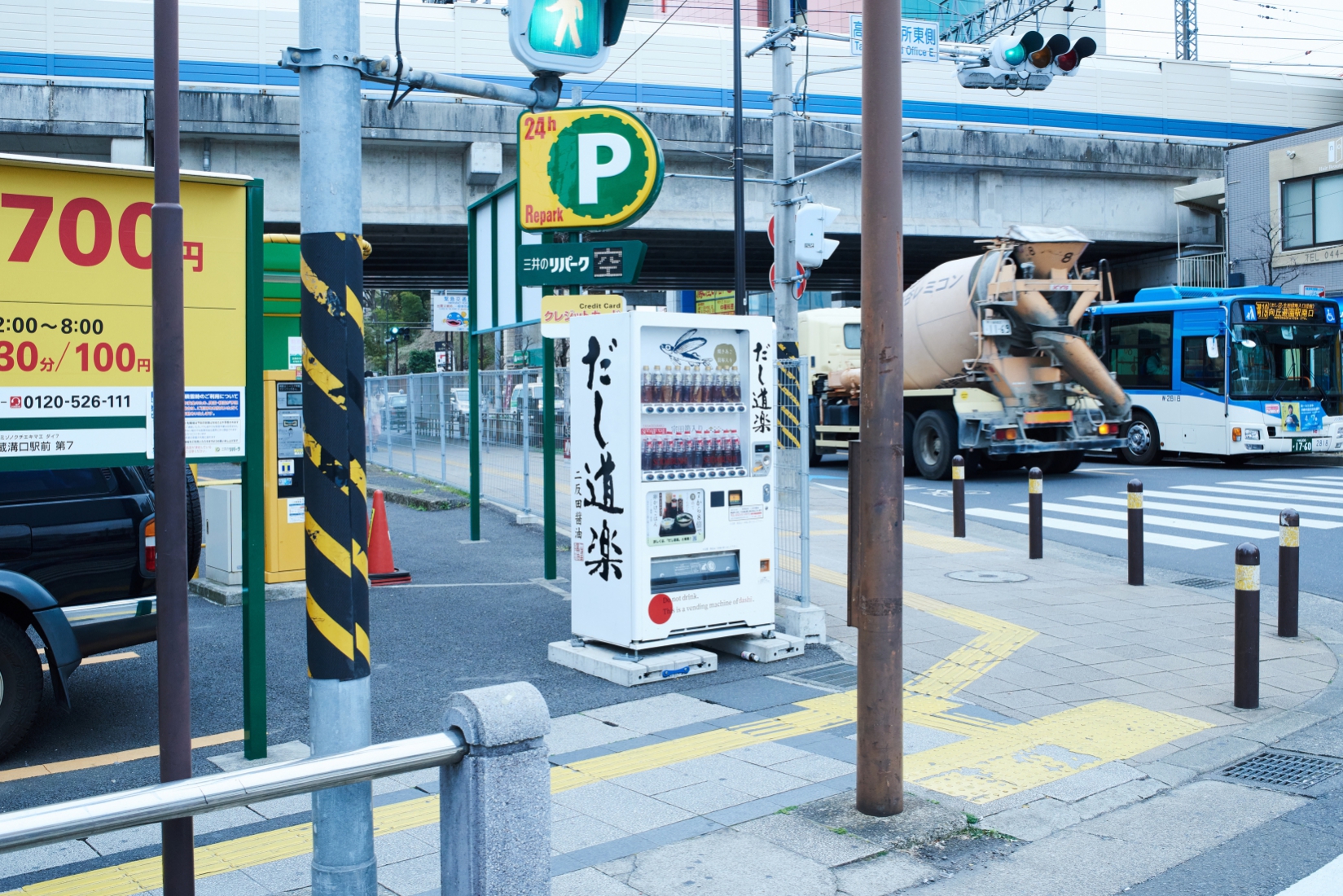 ひろネコ　モノクロームポートレイト 僕らは時間など気にせずに一眠り CAMERA ︰OMD-EM1mark Ⅱ LENZ